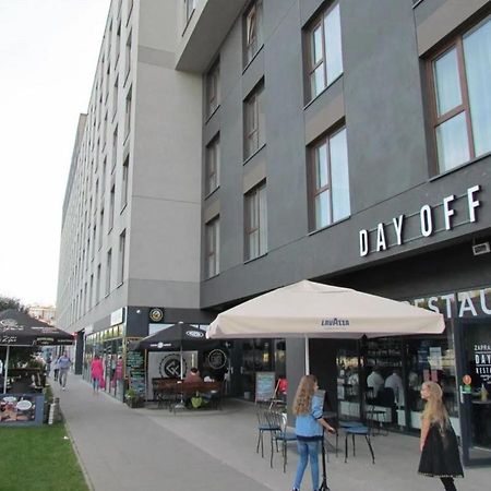 Apartament W Warszawie Dedykowany Parking Podziemny W Cenie, Wifi, Blisko Centrum New Apartment In Warsaw Finished To A High Specification Fitted Out To A High Standard On The 7Th Floor, Wifi, Underground Parking Price Included 外观 照片
