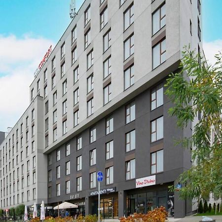 Apartament W Warszawie Dedykowany Parking Podziemny W Cenie, Wifi, Blisko Centrum New Apartment In Warsaw Finished To A High Specification Fitted Out To A High Standard On The 7Th Floor, Wifi, Underground Parking Price Included 外观 照片