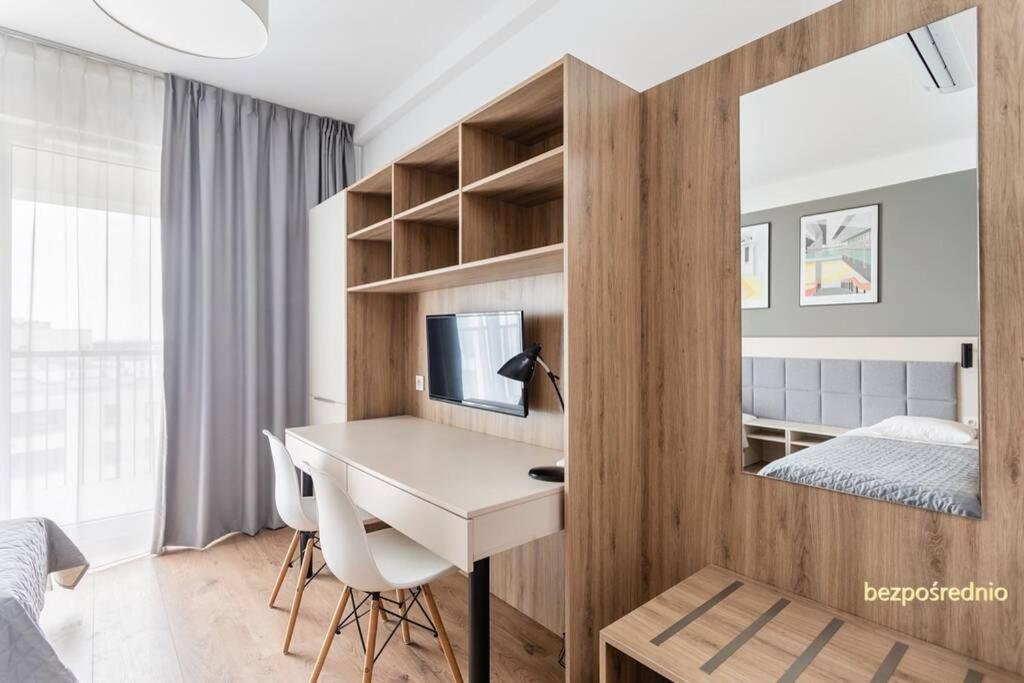 Apartament W Warszawie Dedykowany Parking Podziemny W Cenie, Wifi, Blisko Centrum New Apartment In Warsaw Finished To A High Specification Fitted Out To A High Standard On The 7Th Floor, Wifi, Underground Parking Price Included 外观 照片