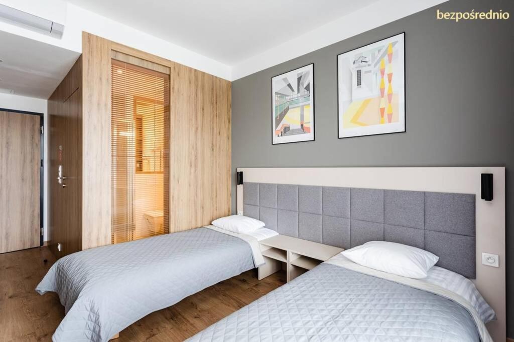 Apartament W Warszawie Dedykowany Parking Podziemny W Cenie, Wifi, Blisko Centrum New Apartment In Warsaw Finished To A High Specification Fitted Out To A High Standard On The 7Th Floor, Wifi, Underground Parking Price Included 外观 照片
