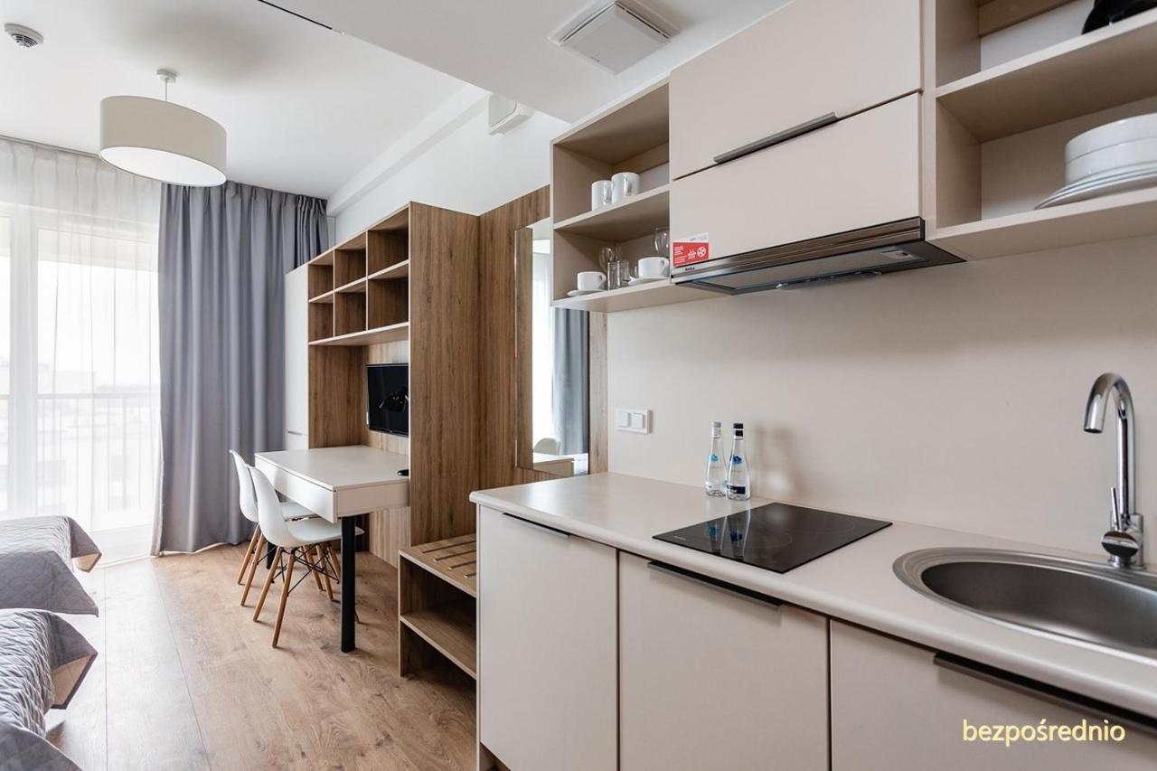 Apartament W Warszawie Dedykowany Parking Podziemny W Cenie, Wifi, Blisko Centrum New Apartment In Warsaw Finished To A High Specification Fitted Out To A High Standard On The 7Th Floor, Wifi, Underground Parking Price Included 外观 照片