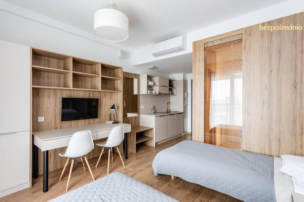Apartament W Warszawie Dedykowany Parking Podziemny W Cenie, Wifi, Blisko Centrum New Apartment In Warsaw Finished To A High Specification Fitted Out To A High Standard On The 7Th Floor, Wifi, Underground Parking Price Included 外观 照片