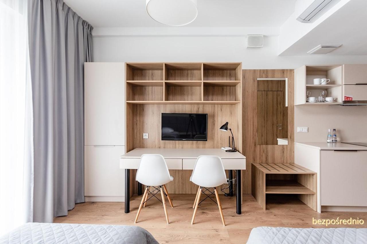 Apartament W Warszawie Dedykowany Parking Podziemny W Cenie, Wifi, Blisko Centrum New Apartment In Warsaw Finished To A High Specification Fitted Out To A High Standard On The 7Th Floor, Wifi, Underground Parking Price Included 外观 照片