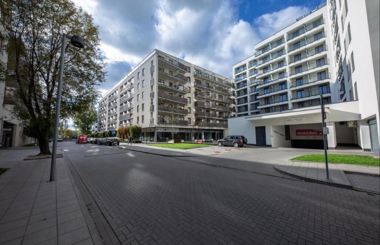 Apartament W Warszawie Dedykowany Parking Podziemny W Cenie, Wifi, Blisko Centrum New Apartment In Warsaw Finished To A High Specification Fitted Out To A High Standard On The 7Th Floor, Wifi, Underground Parking Price Included 外观 照片
