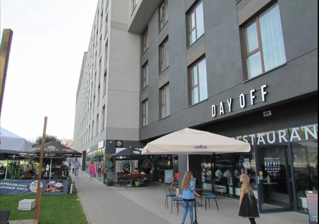 Apartament W Warszawie Dedykowany Parking Podziemny W Cenie, Wifi, Blisko Centrum New Apartment In Warsaw Finished To A High Specification Fitted Out To A High Standard On The 7Th Floor, Wifi, Underground Parking Price Included 外观 照片